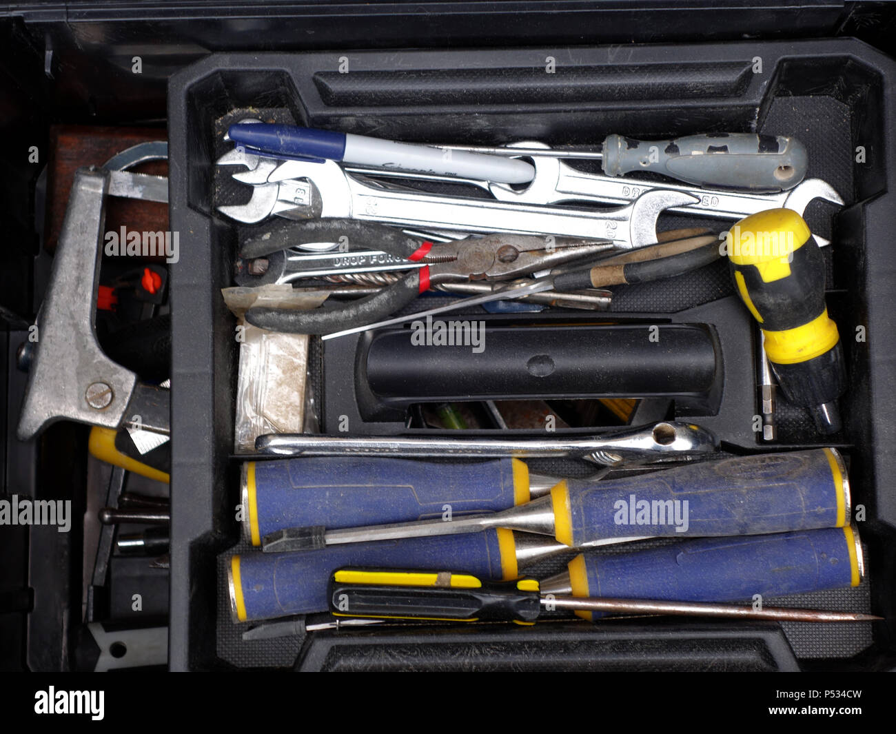Professionelle trademan, komplett ausgestattetes tool kit Stockfoto