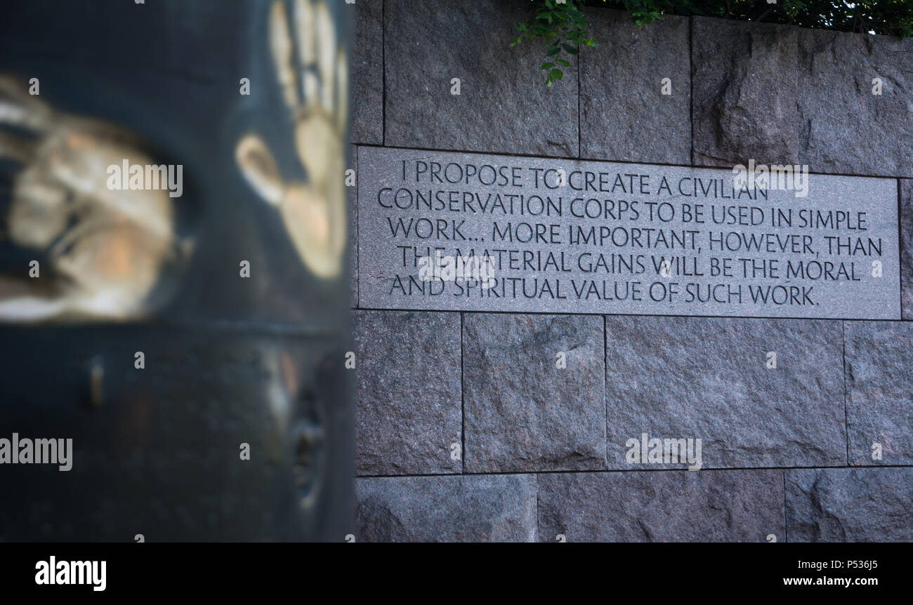 Soziale Programme der pumpenöldruck Bronze Skulptur in der Franklin Delano Roosevelt Memorial, Washington, DC Stockfoto