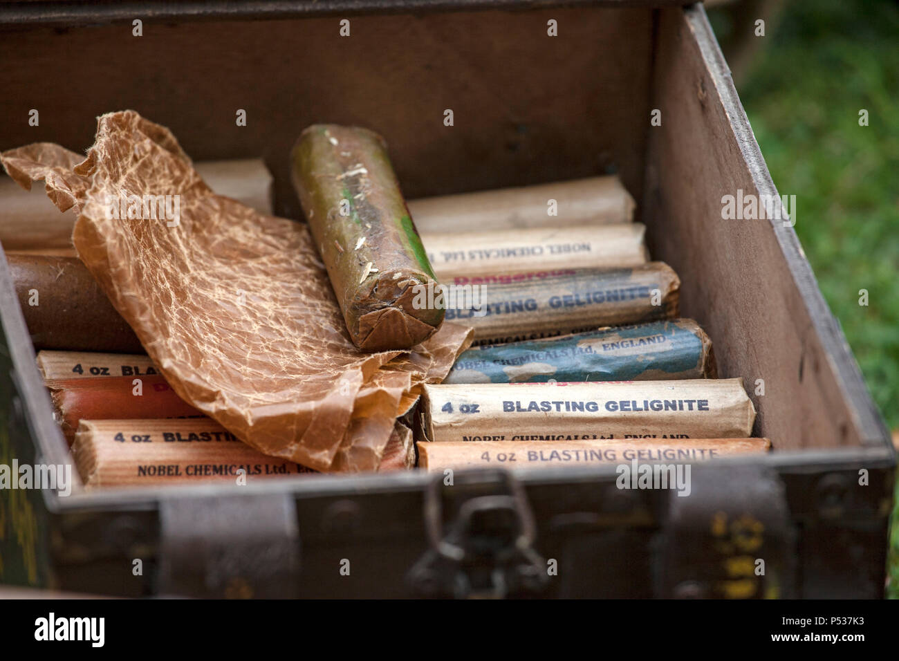 Eine Box mit Strahlen Gelignite. Stockfoto