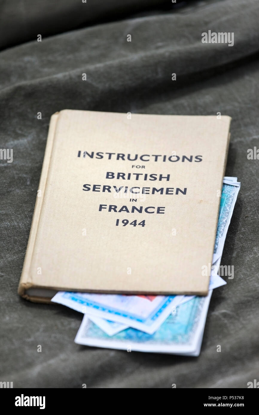 Bedienungsanleitung für britische Soldaten in Frankreich 1944. Stockfoto