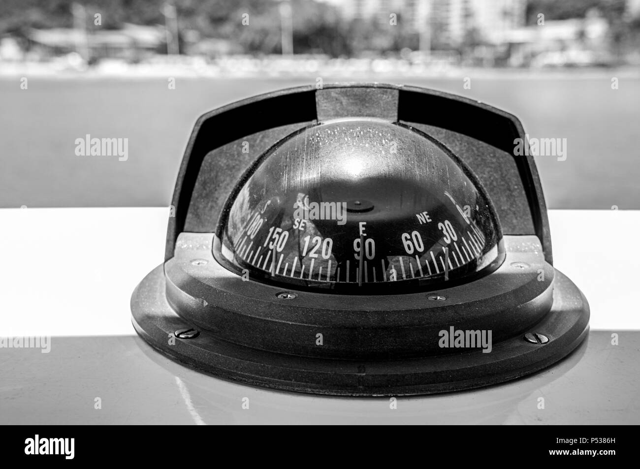 Boot Kompass Nautische Instrument Niemand Richtung Route Schwarz Weiss Stockfotografie Alamy