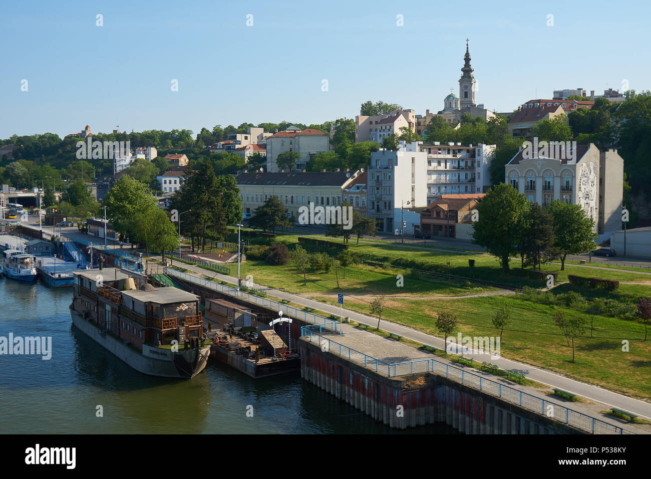 Belgrad, Serbien Mai 03, 2018 Blick auf Fluss Dock und die