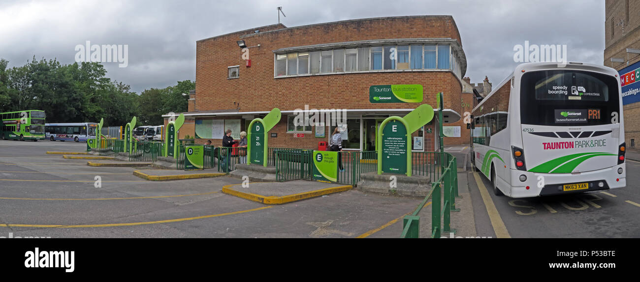 Taunton zum Busbahnhof, den ersten Bus, 2 Tower Street, Somerset, South West England, UK, TA1 4AF Stockfoto
