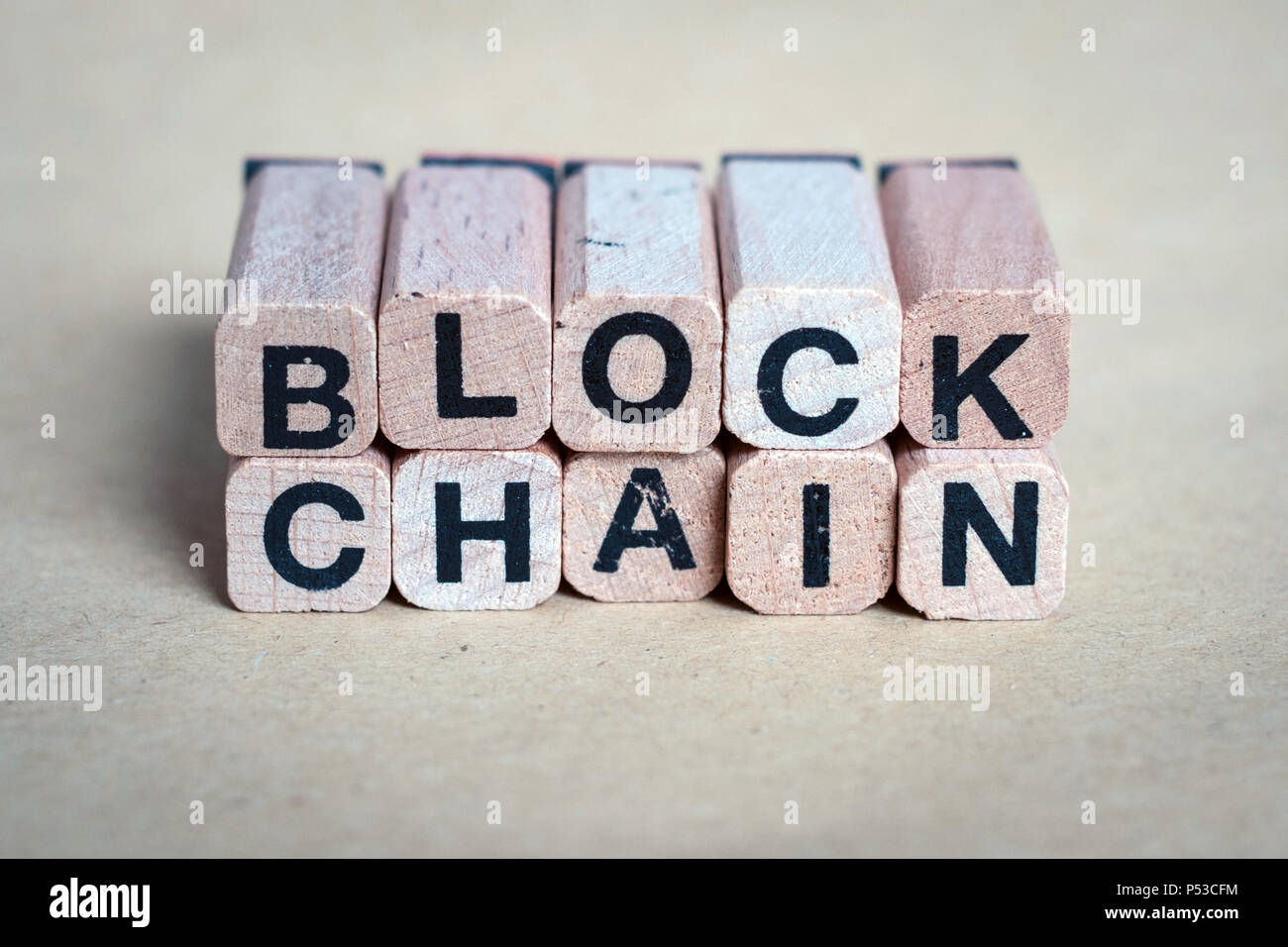 Block Chain Konzept - Buchstaben auf Holzblöcken - Stockfoto