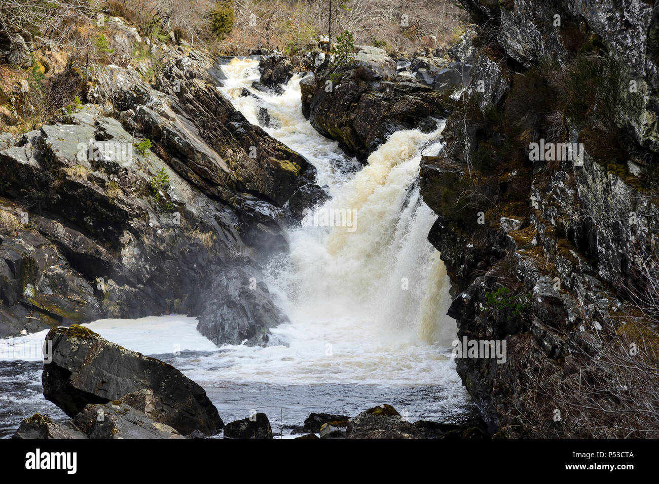 Rogie fällt eine Reihe von Wasserfällen am Fluss Black Water in Ross-Shire in den Highlands von Schottland Stockfoto