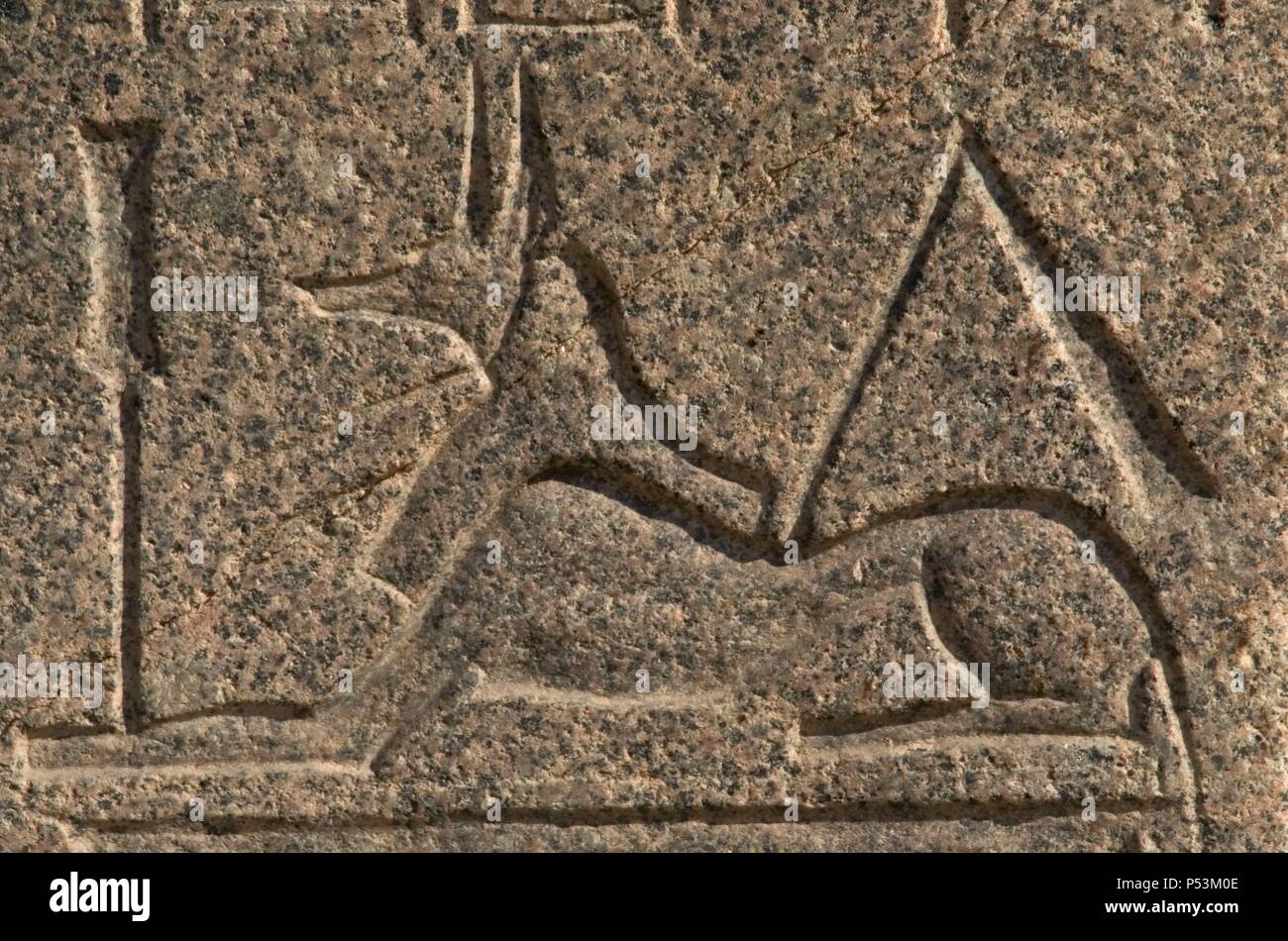 Ägyptische Kunst. Gott Anubis. Relief. Mit Rahina Open Air Museum. Memphis. Ägypten. Stockfoto