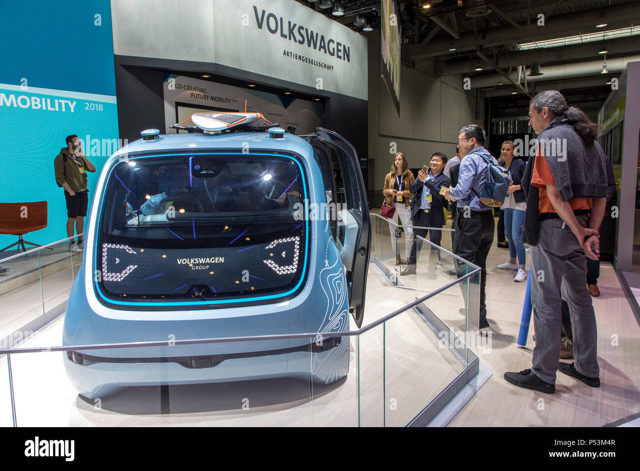 CEBIT 2018, der weltweit größten IT-Messe, Hannover, stand der Autohersteller Volkswagen, VW, Modell, Prototyp eines autonom fahrenden Auto, Witz Stockfoto