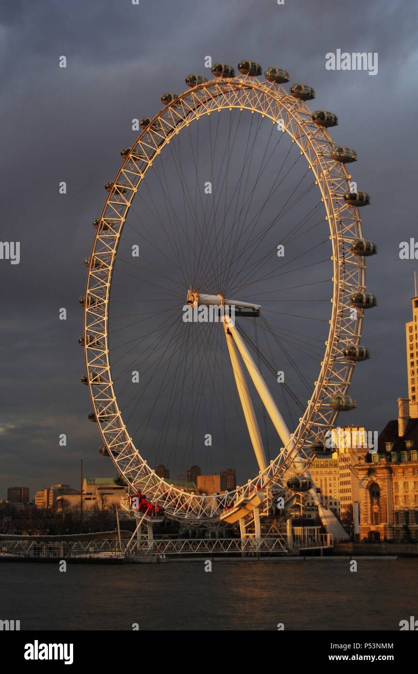 Vereinigtes Königreich. England. London. London Eye auf der Themse. des 20. Jahrhunderts. Stockfoto