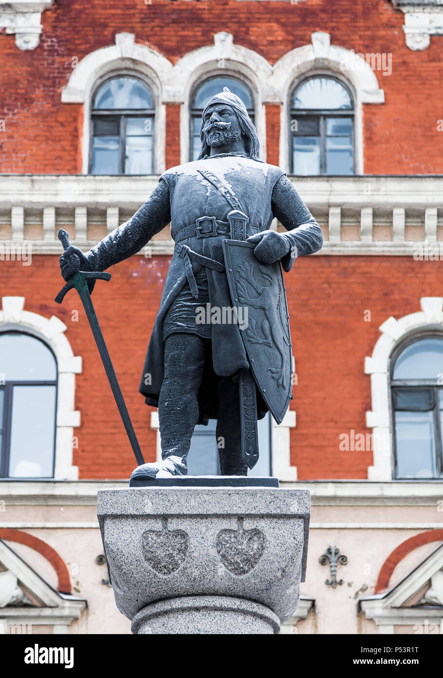 Torkel Knutsson Denkmal - ein Denkmal für den Gründer der Schwedischen Wyborger Burg Marschall Torkel Knutsson Bildhauer Ville Vallgrena (1855-1940) in Vybo Stockfoto