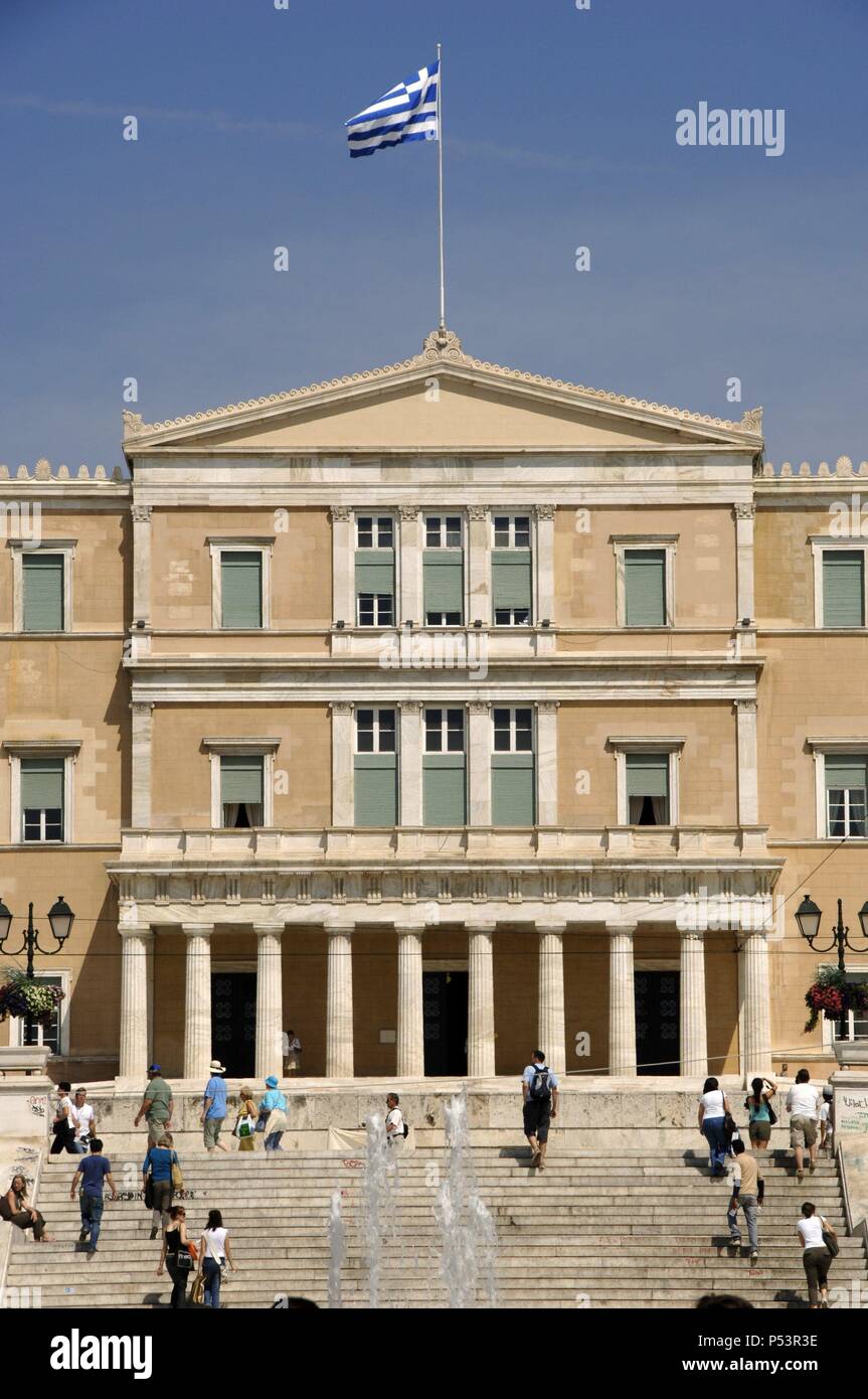 Palacio Del Parlamento De Grecia Edificio Construido Entre Los Anos 16 1842 En Estilo Neoclasico Con