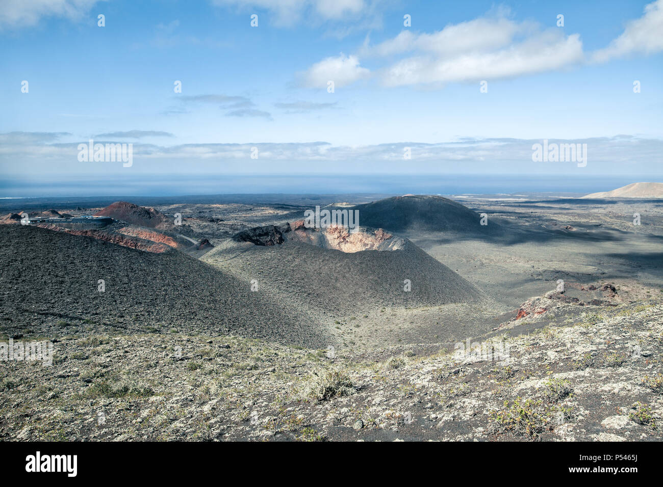 Einzigartige vulkanische Landschaften der Nationalpark Timanfaya auf Lanzarote, Kanarische Insel. Natur Hintergrund. Stockfoto