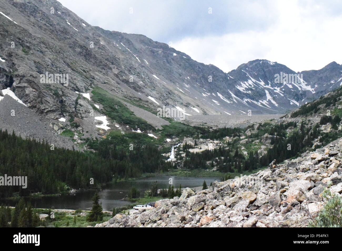 Schönen Behälter hoch oben in den felsigen Bergen außerhalb von Breckenridge Colorado Stockfoto