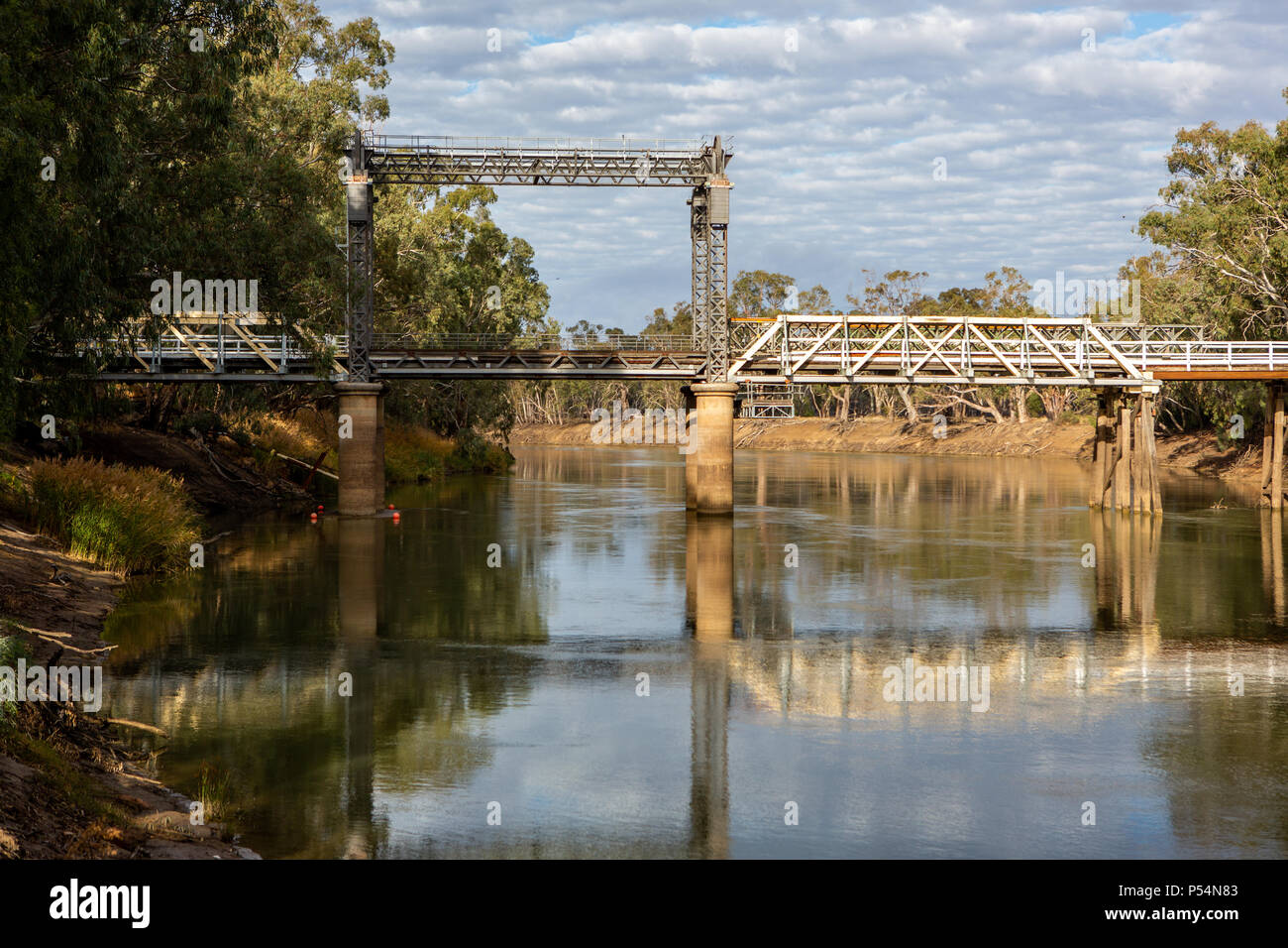 Die historische Brücke über den Fluss Murray in Tooleybuc New South Wales Australien am 11. Juni 2018 Stockfoto