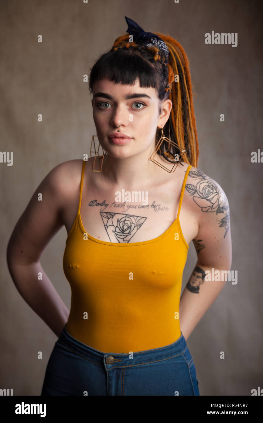 Nippel Piercing Fotos Und Bildmaterial In Hoher Aufl Sung Alamy