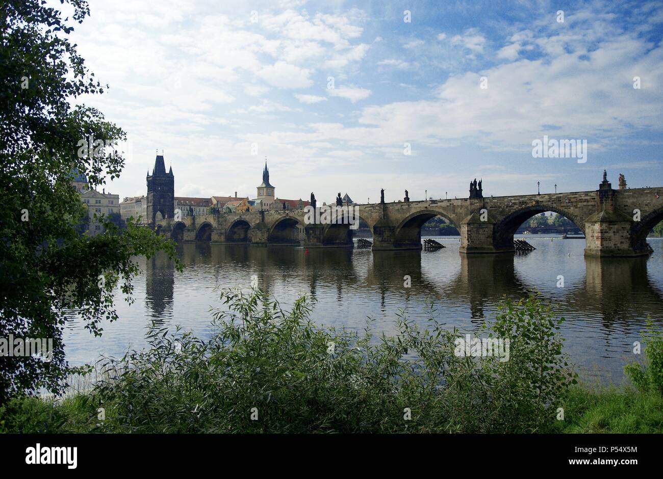 Tschechische Republik. Prag. Blick auf die Karlsbrücke und Vltrava Fluss. Stockfoto