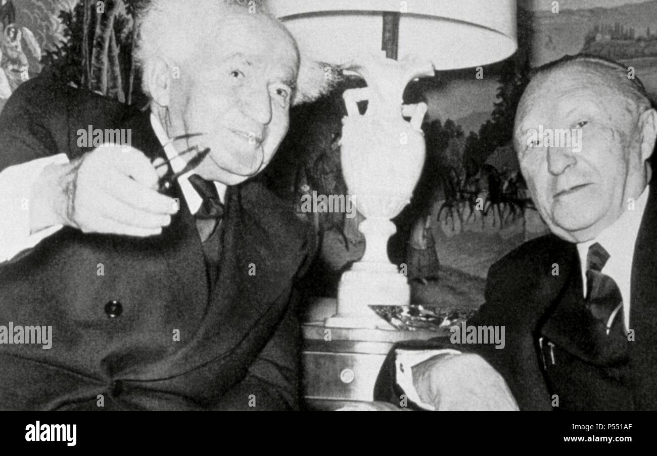 El canciller Bundesregierung Konrad ADENAUER (1876-1967) y el Primer ministro israelí David Ben Gurion (1886-1973). En 1953 se llegó un acuerdo entre la República Federal de Alemania e Israel sobre reparaciones de Guerra. Stockfoto