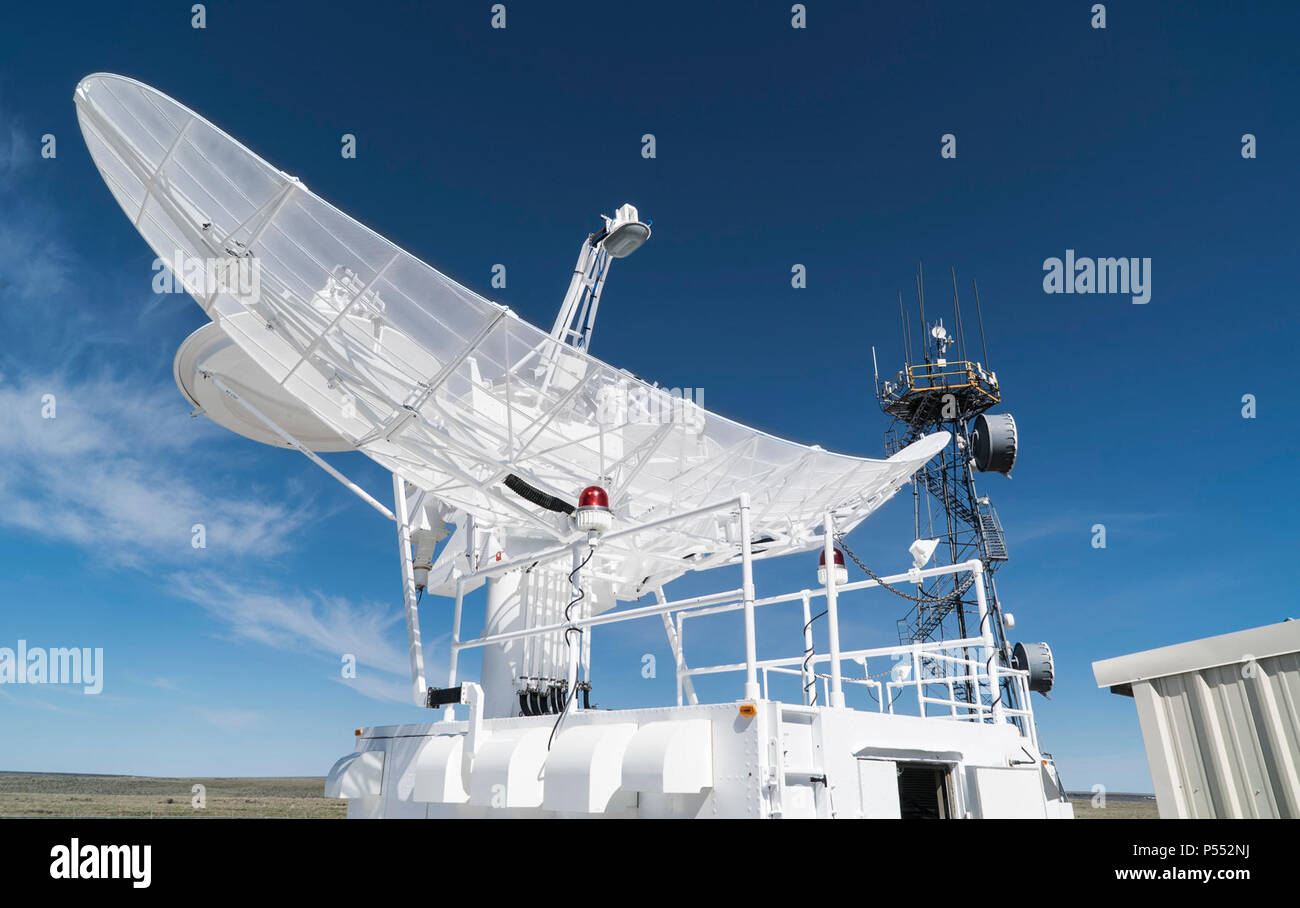 Das Gericht für den Bereich 266th Squadron mehrere Bedrohung Emitter System glänzt in der Morgensonne an der Mountain Home Air Force Base Bereich Komplexe in Idaho Mai 9, 2017. Das System simulieren kann 65 verschiedene Arten von Bedrohungen zu trainieren die Flugzeugbesatzungen durch Szenarien, die wirklichen Feind Bedrohungen die Besatzungen Gesicht nachahmen könnte helfen. Stockfoto