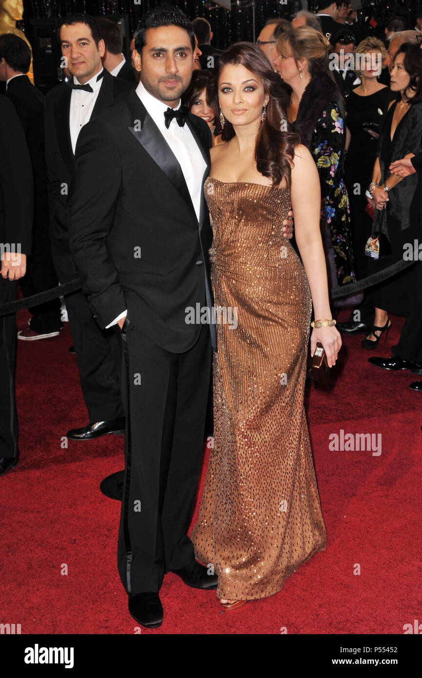 Aishwarya Rai und Abhishek Bachchan an der 83th Academy Awards im Kodak Theater in Los Angeles. Aishwarya Rai und Abhishek Bachchan - - - - - - - - - - - - - Red Carpet Event, Vertikal, USA, Filmindustrie, Prominente, Fotografie, Bestof, Kunst, Kultur und Unterhaltung, Topix Prominente Fashion/Vertikal, Besten, Event in Hollywood Leben - Kalifornien, Roter Teppich und backstage, USA, Film, Stars, Film Stars, TV Stars, Musik, Promis, Fotografie, Bestof, Kunst, Kultur und Unterhaltung, Topix, Vertikal, Familie von aus dem Jahr 2011, Anfrage tsuni@Gamma-USA.com Husba Stockfoto