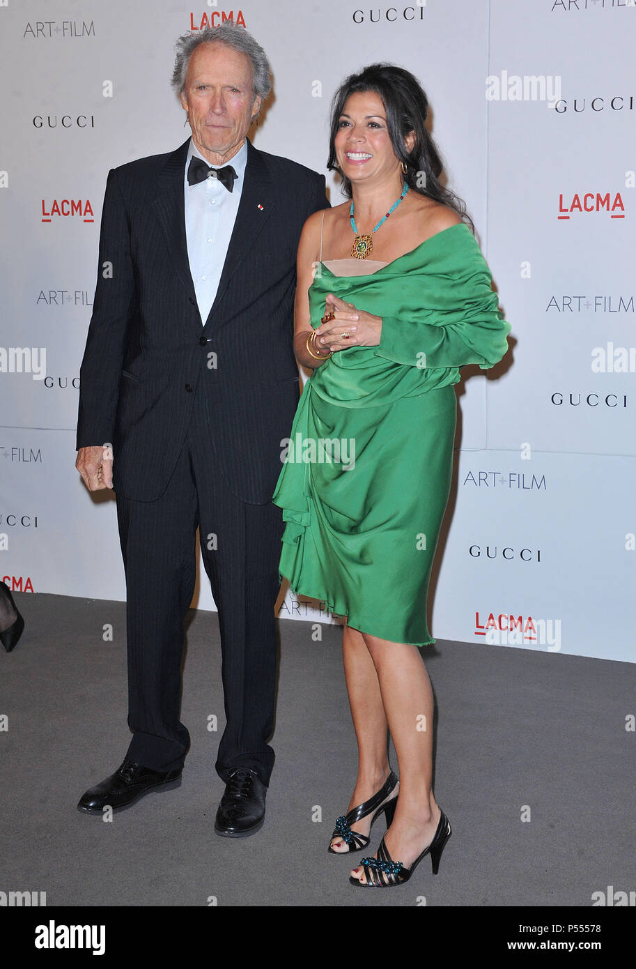 Clint Eastwood, Dina im LACMA Hosts Eröffnungs-Kunst+Film Gala im LACMA Museum in Los Angeles. Clint Eastwood, Dina 139 - - - - - - - - - - - - - Red Carpet Event, Vertikal, USA, Filmindustrie, Prominente, Fotografie, Bestof, Kunst, Kultur und Unterhaltung, Topix Prominente Fashion/Vertikal, Besten, Event in Hollywood Leben - Kalifornien, Roter Teppich und backstage, USA, Film, Stars, Film Stars, TV Stars, Musik, Promis, Fotografie, Bestof, Kunst, Kultur und Unterhaltung, Topix, Vertikal, Familie von aus dem Jahr 2011, Anfrage tsuni@Gamma-USA.com Mann Stockfoto