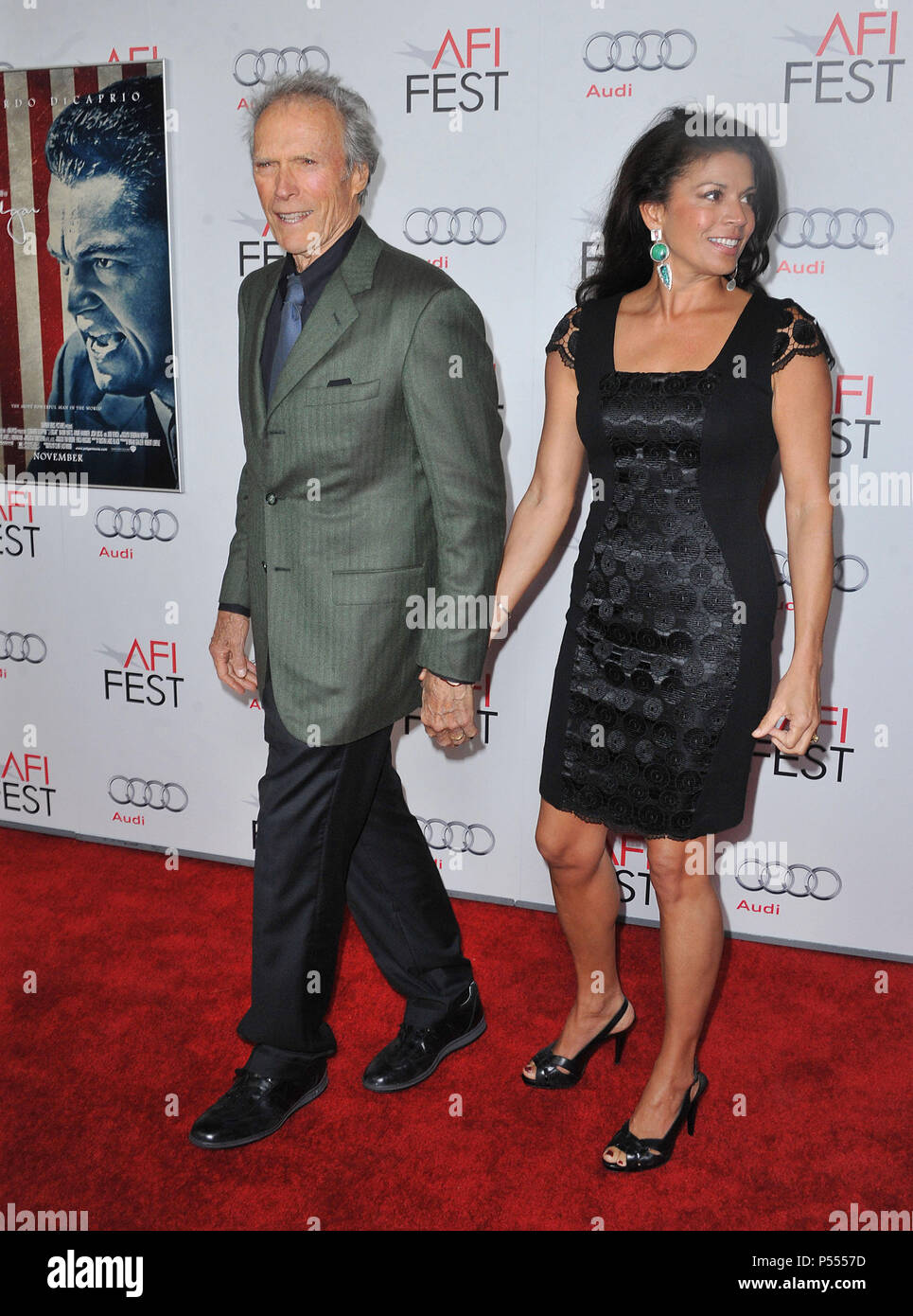 Clint Eastwood, Frau Dina am J Edgar Premiere öffnung Nacht für die AFI Festival im Chinese Theatre in Los Angeles. Clint Eastwood, Frau Dina 74 - - - - - - - - - - - - - Red Carpet Event, Vertikal, USA, Filmindustrie, Prominente, Fotografie, Bestof, Kunst, Kultur und Unterhaltung, Topix Prominente Fashion/Vertikal, Besten, Event in Hollywood Leben - Kalifornien, Roter Teppich und backstage, USA, Film, Stars, Film Stars, TV Stars, Musik, Promis, Fotografie, Bestof, Kunst, Kultur und Unterhaltung, Topix, Vertikal, Familie von aus dem Jahr 2011, Anfrage Tsu Stockfoto