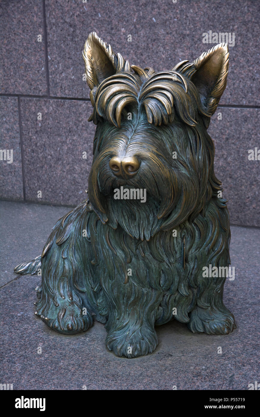 FDR Memorial, mit einer Statue von Franklin Delano Roosevelt und sein Hund Fala. Washington, DC, USA Stockfoto