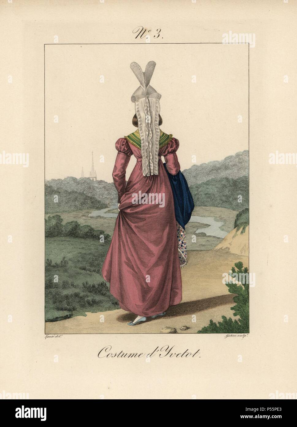 Eine Frau in langen Pflaume Kleid mit blauem Stahl aus dem Dorf von Yvetot, Rückansicht, zeigt die lange spitze Schwänze aus Ihrem Motorhaube. Handcolorierte mode Platte Illustration von LANTE von Gatine von louis-marie's Lante' Kostüme des Gravierten femmes du Pays de Caux", 1827/1885. Mit ihren hohen Elsässischen spitze Hüte, die Frauen von Caux und der Normandie waren berühmt für die Eleganz und Stil. Stockfoto
