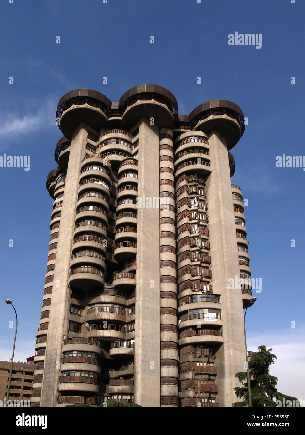 Arte S Xx Espana Torres Blancas 1965 68 Edificio Proyectado Por El Arquitecto Francisco Javier Saenz De Oiza 1918 2000 Madrid Stockfotografie Alamy