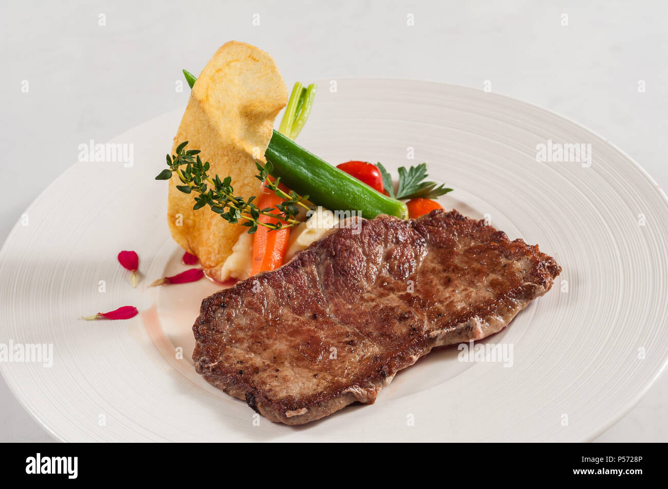 Steak mit Gemüse Stockfoto