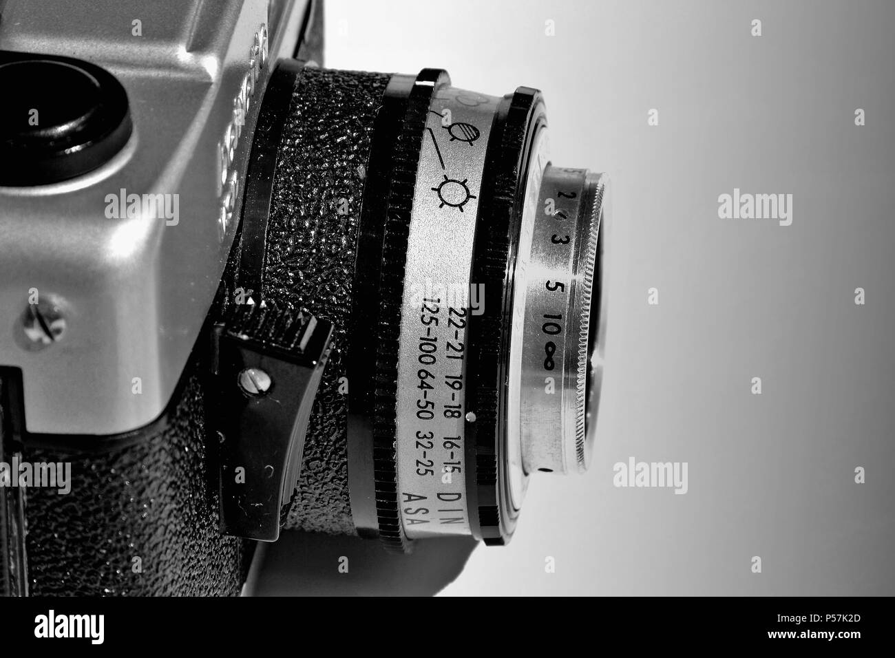 Alte Kamera aus DDR-Produktion Stockfoto