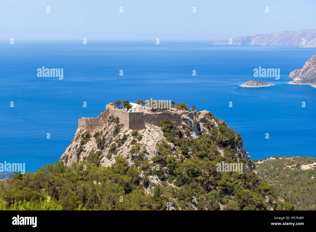 Die Burg von Monolithos auf dem Gipfel der Hohen und schroffen Felsen gelegen. Die Insel Rhodos, Griechenland Stockfoto