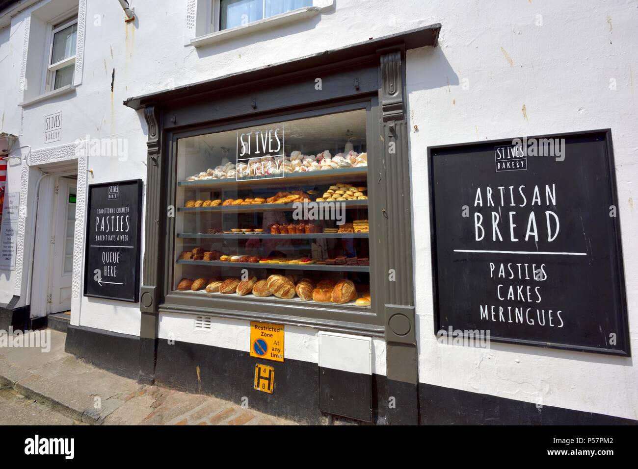 St Ives Bäckerei vordere Fenster außerhalb, Cornwall, England, Großbritannien Stockfoto