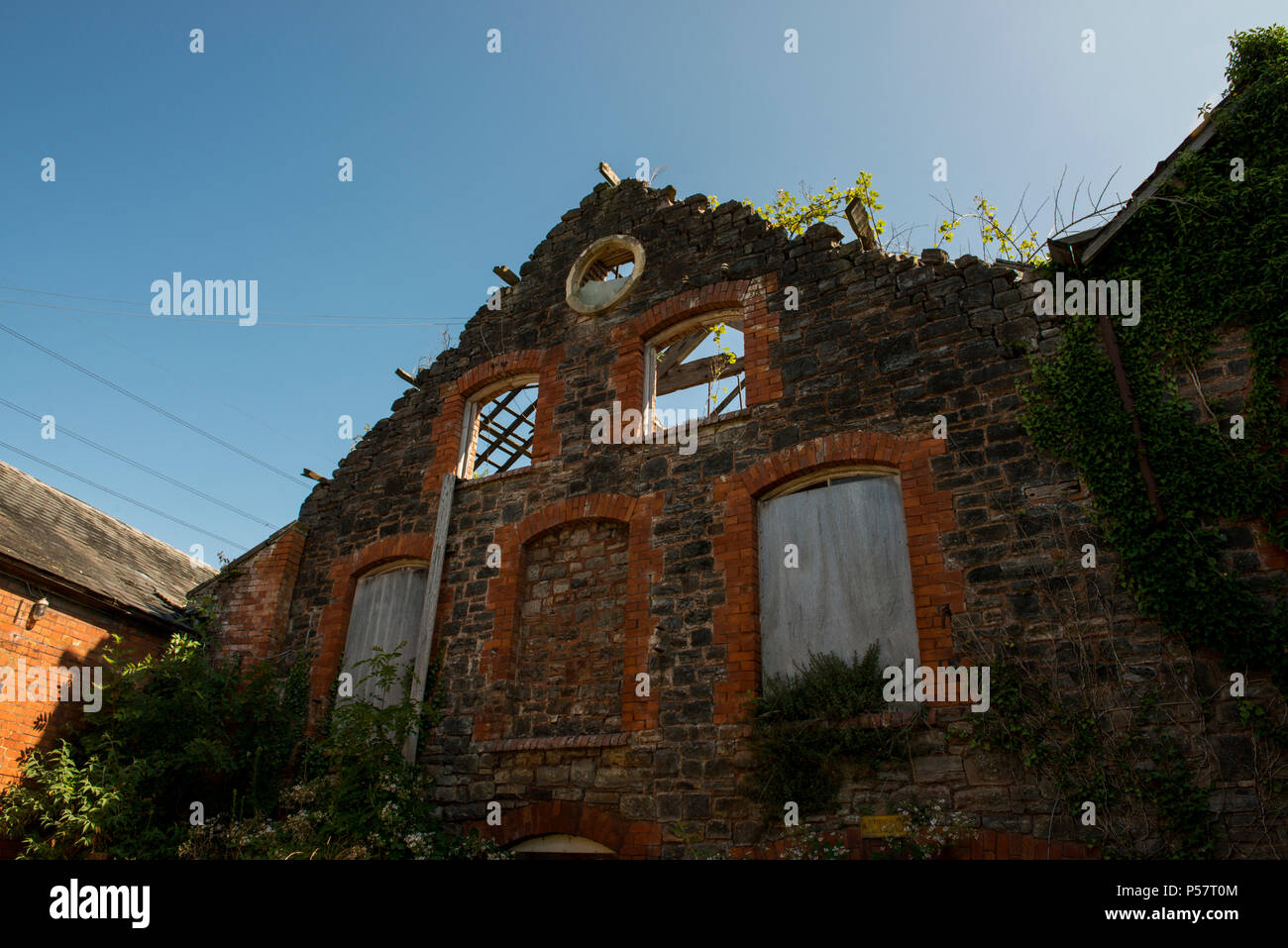 Das verlassene Ton Färbereien oder Ton Mühlen wie sonst bekannt. In der Nähe der Stadt Wellington, Somerset. Bild, Juli 2013 Stockfoto