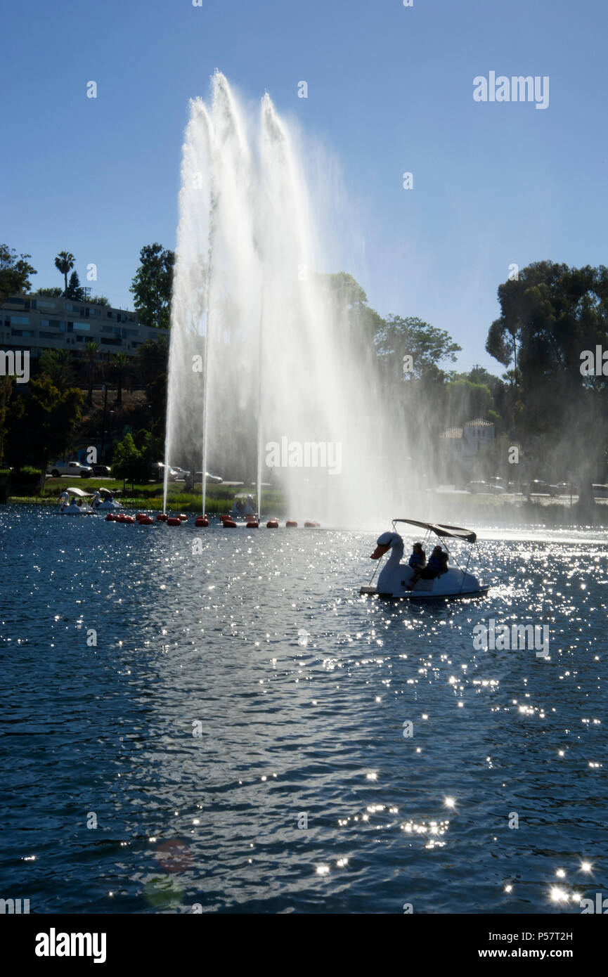 Swan Tretboote im Echo Park in Los Angeles, CA Stockfoto