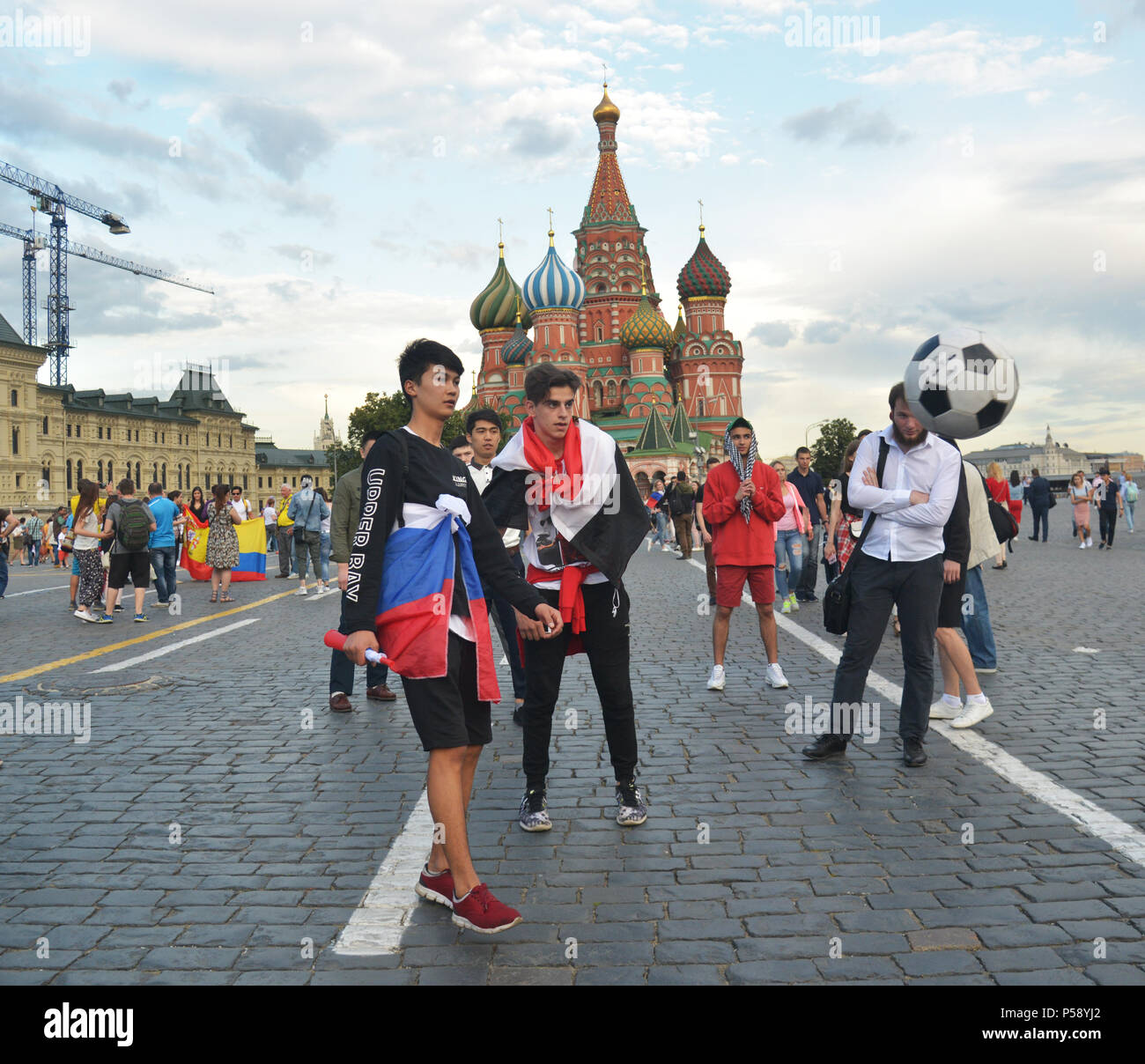 Moskau, 26. Juni 2018 Matrjoschka mit den Gesichtern der Präsident von Brasilien und Spieler Fußball Brasilien Stockfoto