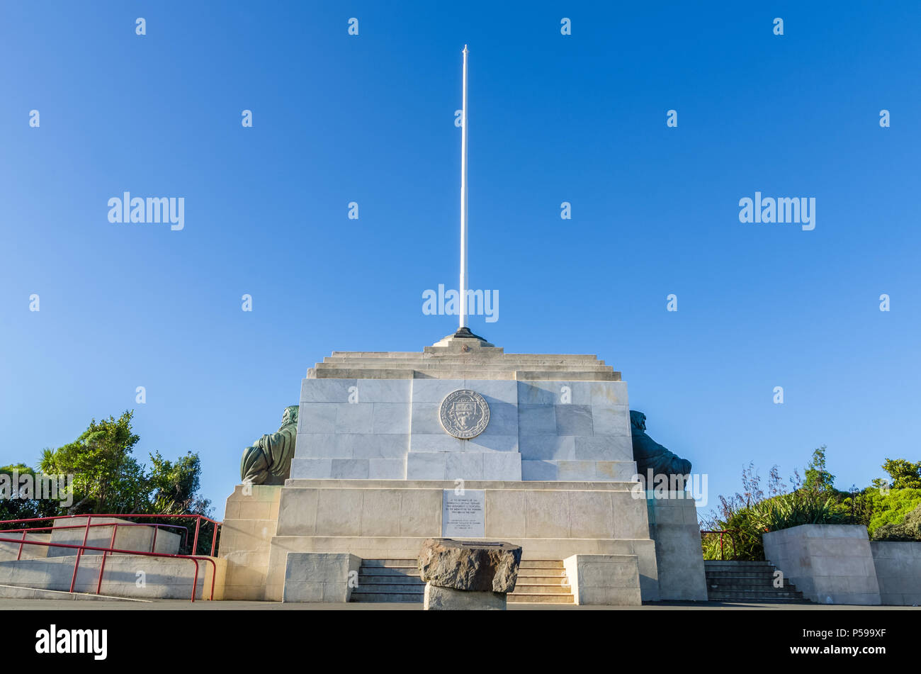 Dunedin, Neuseeland - Mai 3,2016: Das Denkmal zur Erinnerung an die Pioniere, die zu Beginn des Dominions zweiten Jahrhundert braved gewidmet Stockfoto