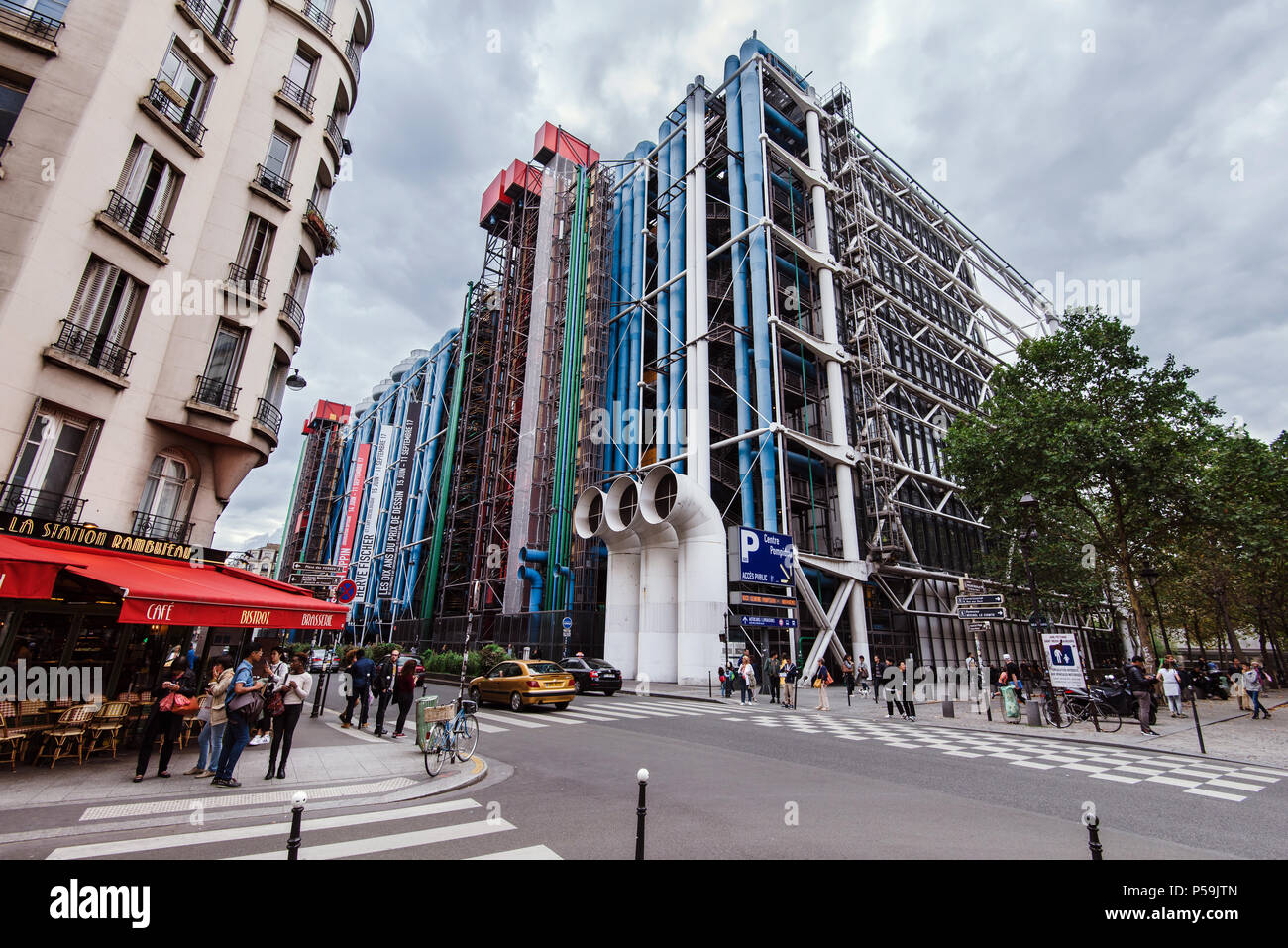 Paris, Frankreich, 11. August 2017. Georges Pompidou Centre Gebäude - Paris National Cultural Centre und Museum im Stadtteil Marais. Industriedesign ex Stockfoto