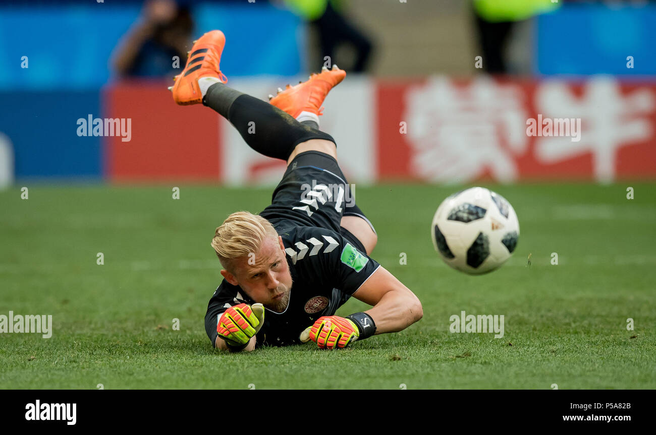 Moskau, Russland. 26 Juni, 2018. Torhüter Kasper Schmeichel (Dänemark) pariert einen Schuß GES/fussball/Wm 2018 Russland: Dänemark - 26.06.2018 GES/fussball/fussball/WM 2018 Russland: Dänemark vs Frankreich, Moskau, 26. Juni 2018 | Verwendung der weltweiten Kredit: dpa/Alamy leben Nachrichten Stockfoto