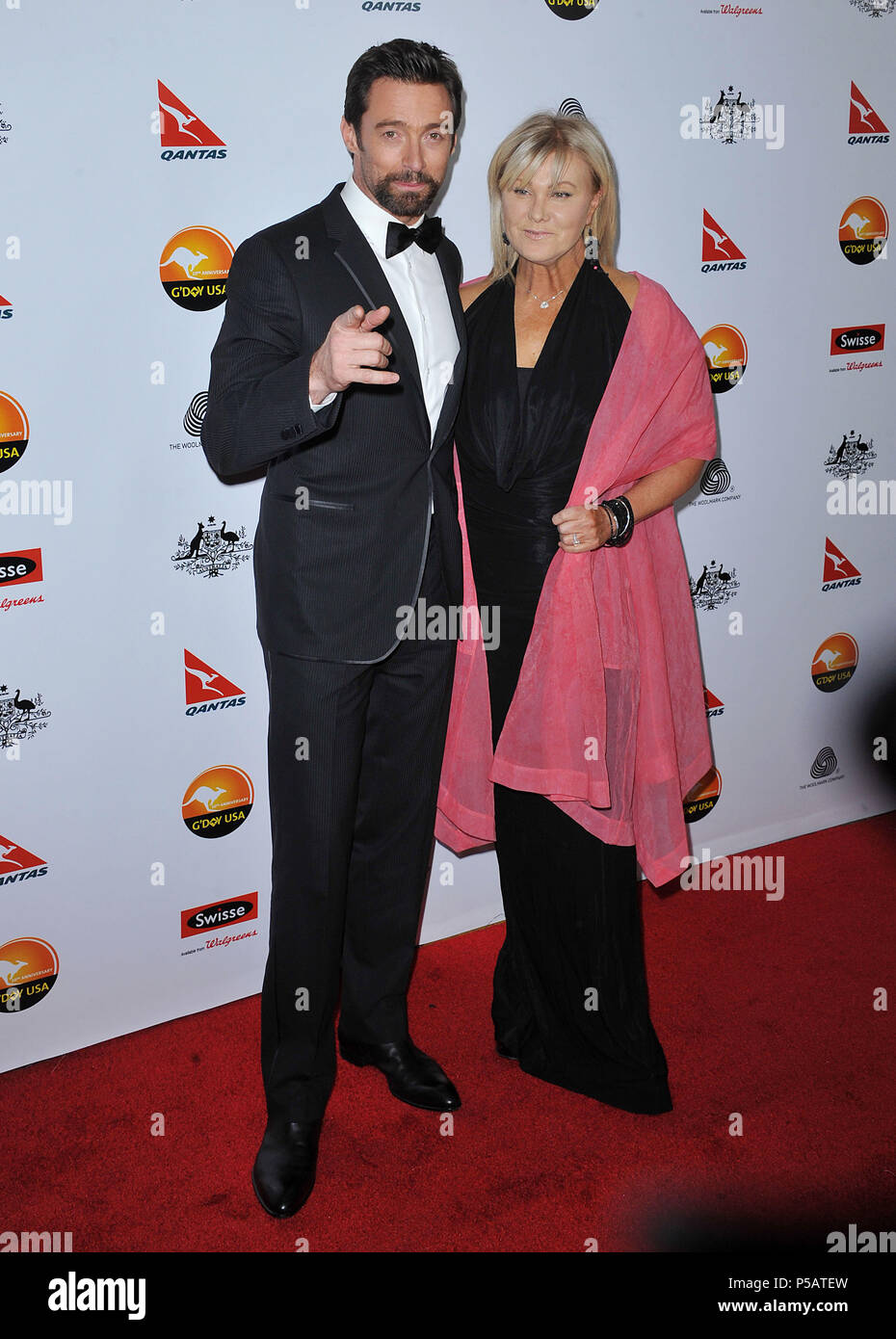 Hugh Jackman und Frau am G'day USA schwarzer Riegel Gala - 2013 im JW Marriott Hotel in Los Angeles. a Hugh Jackman und Frau 007 - - - - - - - - - - - - - Red Carpet Event, Vertikal, USA, Filmindustrie, Prominente, Fotografie, Bestof, Kunst, Kultur und Unterhaltung, Topix Prominente Fashion/Vertikal, Besten, Event in Hollywood Leben - Kalifornien, Roter Teppich und backstage, USA, Film, Stars, Film Stars, TV Stars, Musik, Promis, Fotografie, Bestof, Kunst, Kultur und Unterhaltung, Topix, Vertikal, Familie von aus dem Jahr 2013, Anfrage tsuni@Gamma-USA.com Husba Stockfoto