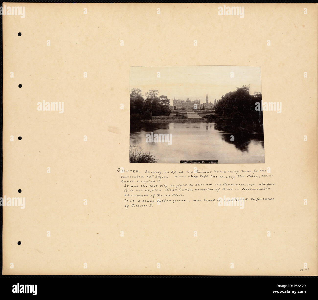 N/A. Englisch: BPLDC Art.Nr.: 08 04 000071 Seite Titel: Chester Sammlung: William Vaughn Tupper Sammelalbum Collection Album: Band 13: Chester. Stratford-upon-Avon. Warwick. York. : Kenilworth. Blenheim. Fountains Abbey. Call Art.Nr.: 4098B104 v13 (s. 16) Creator: Tupper, William Vaughn Genre: Scrapbooks; Albumen prints Umfang: 1 Foto auf Seite montiert: albumen; Seite 33 x 39 cm. Beschreibung: Scrapbook Seite enthält ein Foto von Eaton Hall in Chester (der Palast, der ursprünglich von dem Herzog von Westminster gebaut), mit Informationen über die Geschichte des Ortes. Transkription: Wie Stockfoto