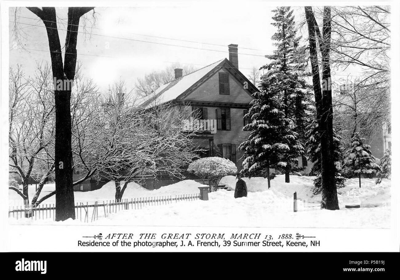 N/A. Titel Blizzard von März 1888 Residenz der Fotograf SCHÖPFER Französisch, J.A., Keene NH THEMA Schneestürme - NH - Keene Häuser - NH - Keene Schnee-NH- Keene Beschreibung Residence des Fotografen, J.A. Französisch, 39 Sommer St. Keene, New Hampshire. "Während der Woche fotografierte nach dem großen Sturm der 13. März 1888. Einige der Ansichten wurden vor der Schaufel oder Pflug hatten die Drifts gestört, und andere nach der Straßen und Wege waren geöffnet worden." Siehe Legende Herausgeber Keene Öffentliche Bibliothek und der historischen Gesellschaft von Cheshire County DATUM DIGITAL 20090710 DATUM ORIGINAL 18. Stockfoto