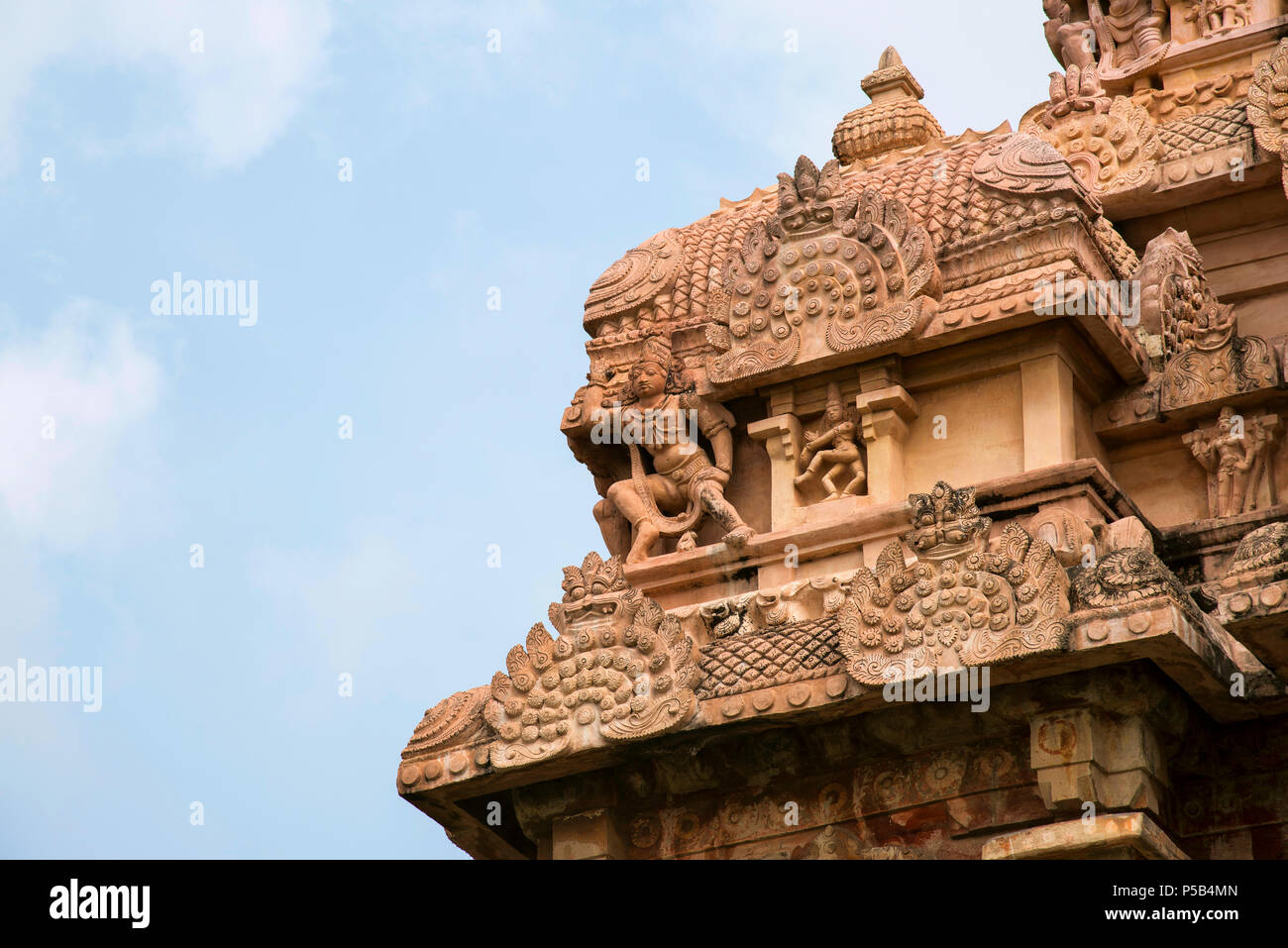 Teilansicht der geschnitzten Gopuram von Shiva Tempel, Gangaikonda Cholapuram, Tamil Nadu, Indien Stockfoto
