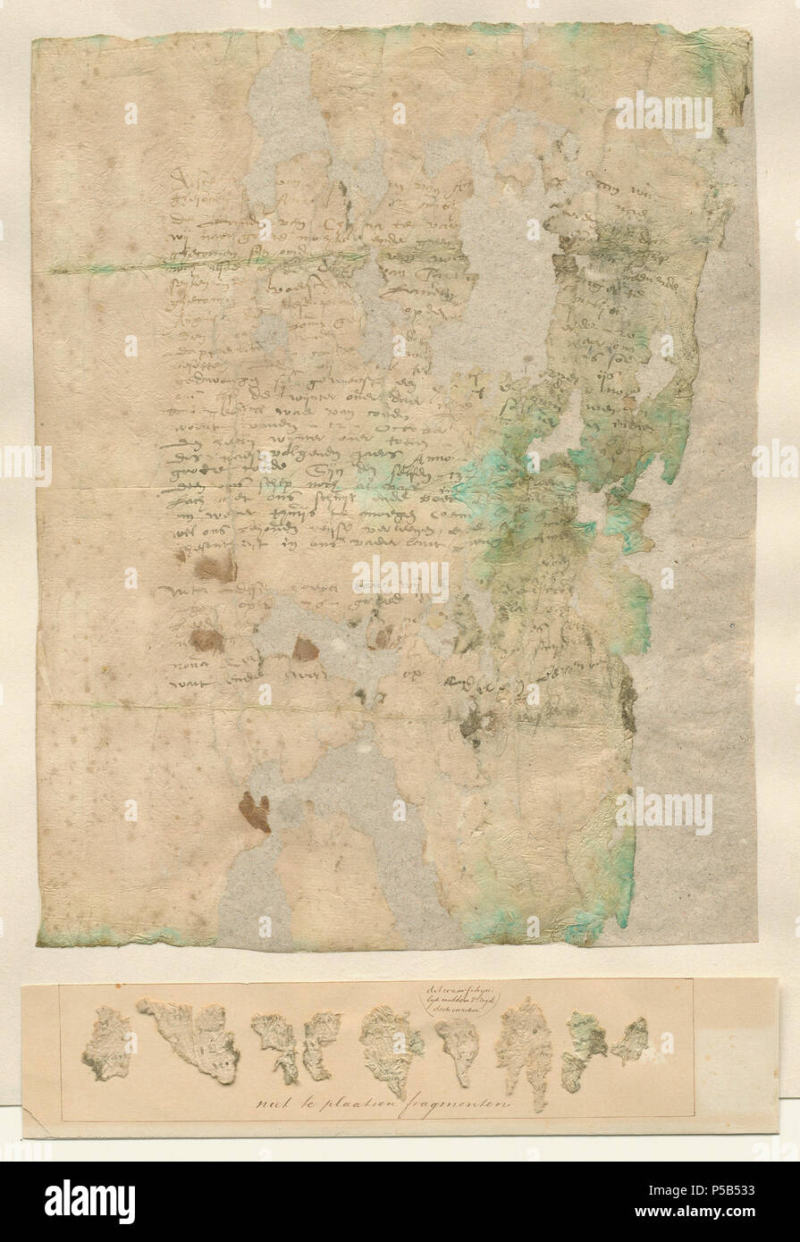 N/A. Deutsch: betreffende Verantwoording de Schleifring van Zaken van de derde Nederlandse doorvaartpoging en afscheidsdocument geschreven door Barents en Heemskerck: Alsoe (WY) van Borgemeestern van Bin (ster) waren (Dam) ghesonden... Ein… 1 (59) ... om durch (N) oerden in der Nähe von De landen van Chijna te Var (en)... soe est d (at) wij in der Nähe von groete moeyte ende Geenen (cleenen) perijckel... ghecomen sijn om de West van Nov (a) (zembla) meenende noch alsoe Bij de Kosten van Tartrie (n) ...ig... es te seylen in der Nähe von voerschreven landen... la... ntlijck ghecommen op deze plaet (s)... Op... de 26 Augus... boven gen... waer ons den.. Stockfoto