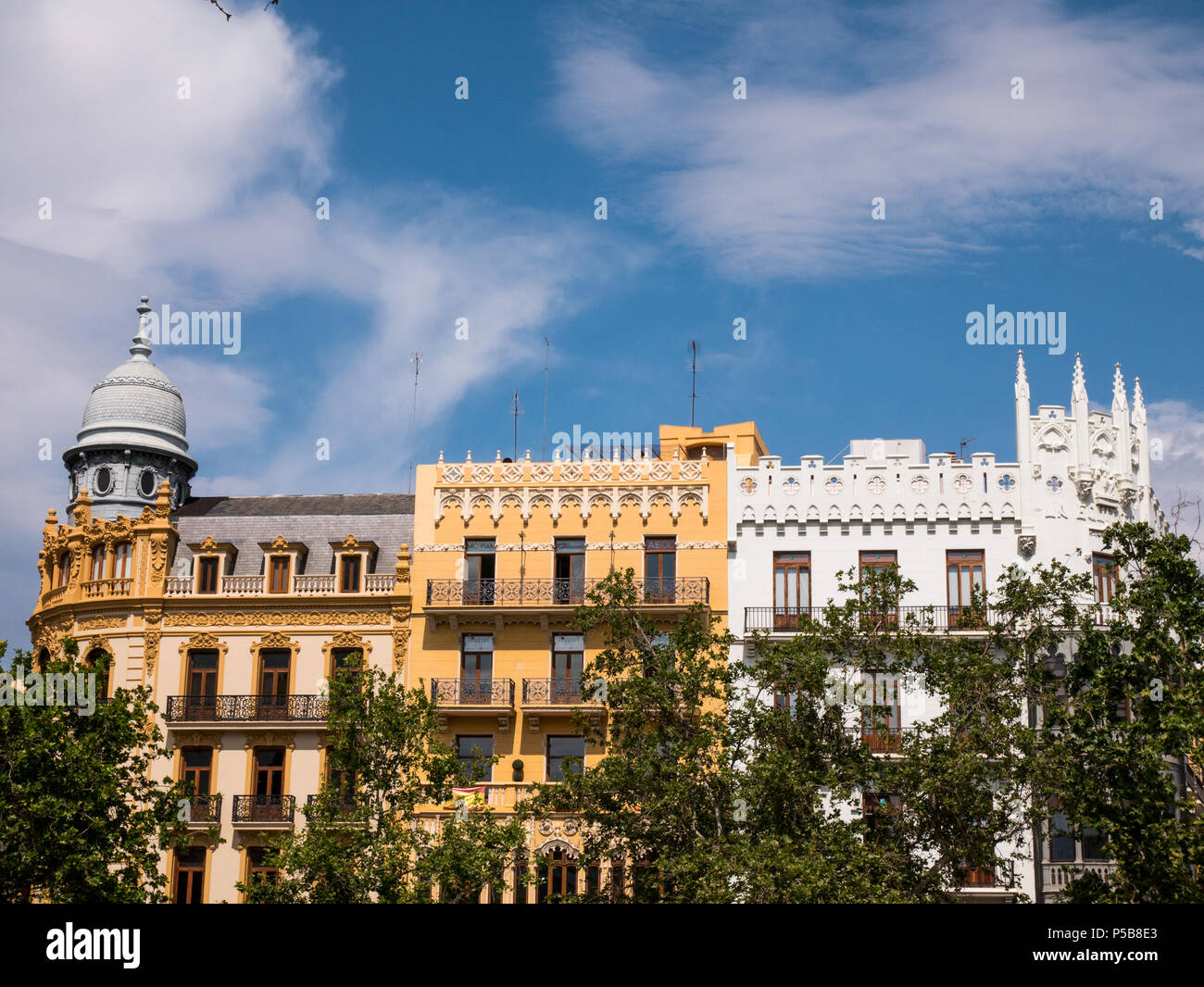 Zweifarbige Palace in der Nähe der Post in Valencia, Spanien Stockfoto