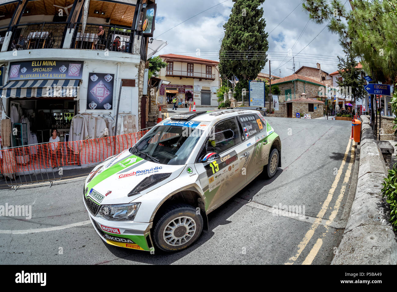 LEFKARA, Zypern - 17. JUNI 2018: Wertungsprüfung der Rallye Zypern 2018 Stockfoto