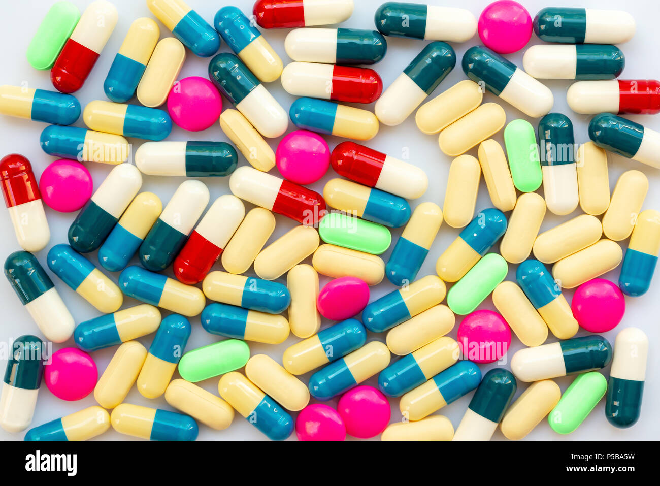 Hintergrund der bunten Pillen und Medikamente, Gesundheit und Medikamente Konzept Stockfoto
