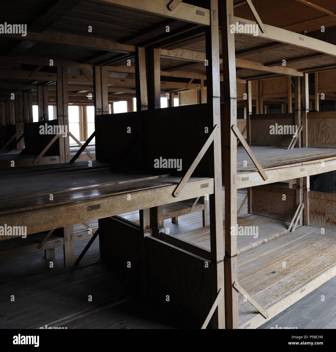 KZ Dachau. NS-Lager der Gefangenen in 1933 eröffnet. Innenraum einer rekonstruierten Baracke. Deutschland. Stockfoto