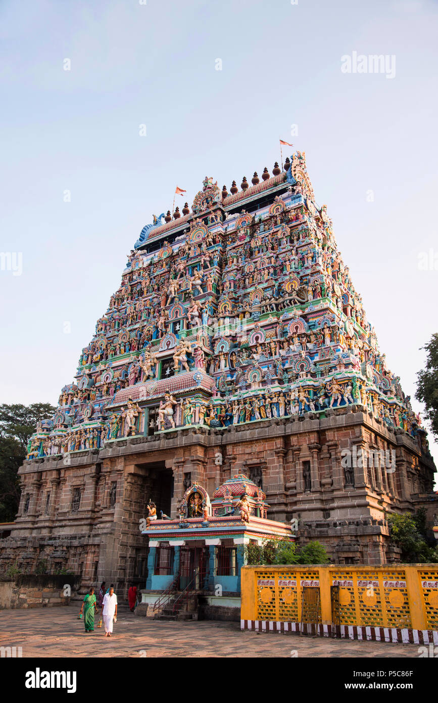 Süd-Gopuram des Nataraja-Tempels, Chidambaram, Tamil Nadu, Indien. Genannt SokkaseeyanThirunilai Ezhugopuram wurde von einem Pandya-König errichtet Stockfoto