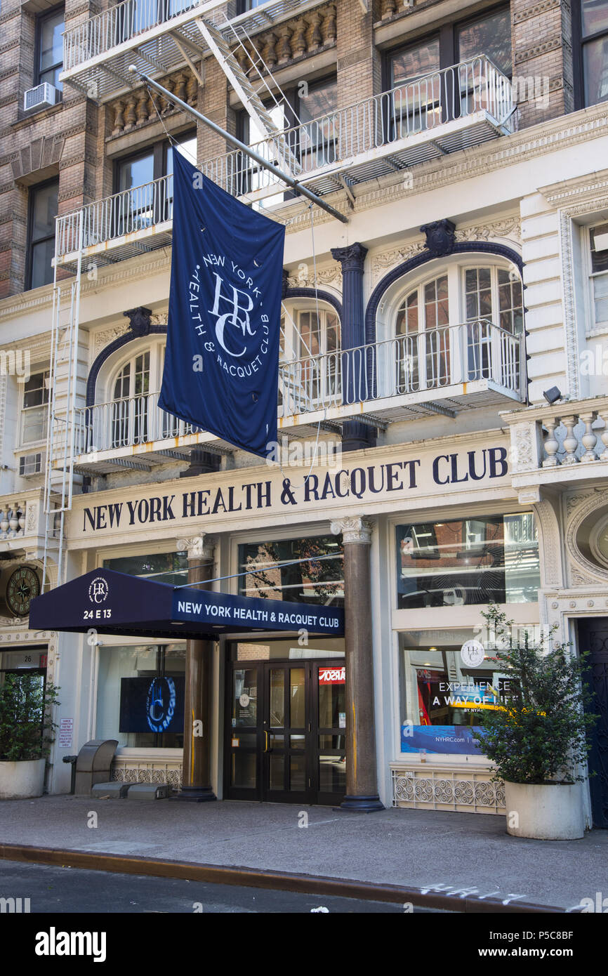 Klassische Greenwich Village Gebäude beherbergt das New York Gesundheit & Raquet Club E.on 13. Straße, Manhattan. Stockfoto