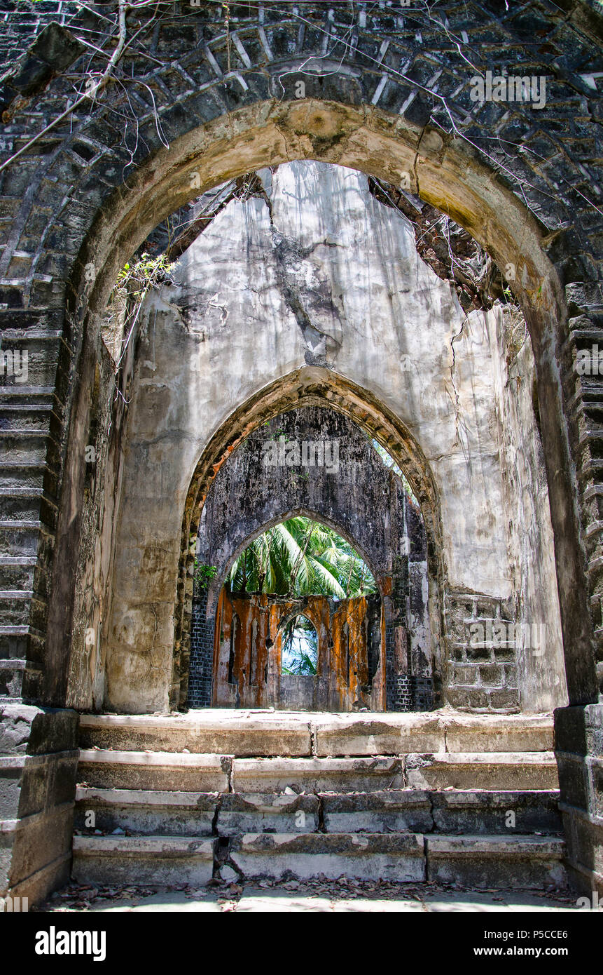 Ruinen einer britischen Kirche, Ross Insel, Andaman und Nicobar Inseln, Indien Stockfoto