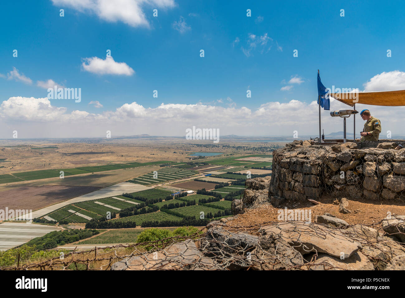 Golanhöhen, Israel - 6. Mai 2018: UN-Beobachter in der Israelischen syrischen Grenze Stockfoto